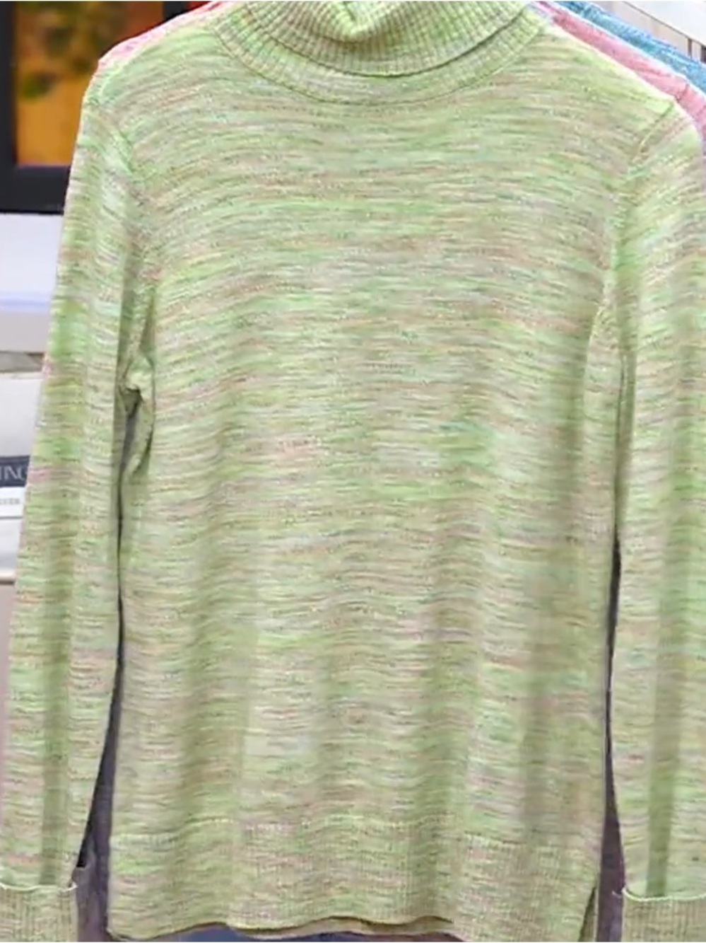 Belle by Kim Gravel Speckle Yarn
Turtleneck Sweater
Avocado Size 2X